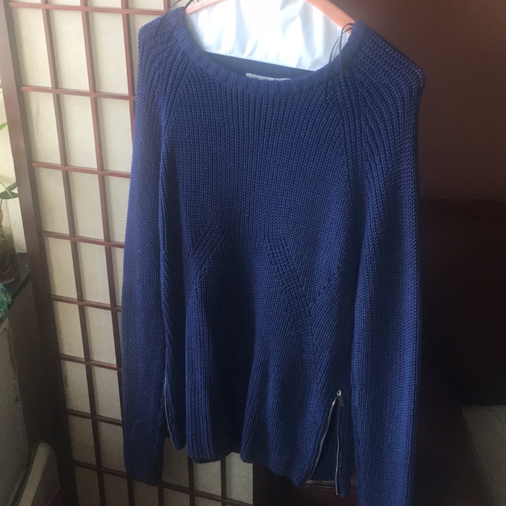 H&M sweater w/ side zips